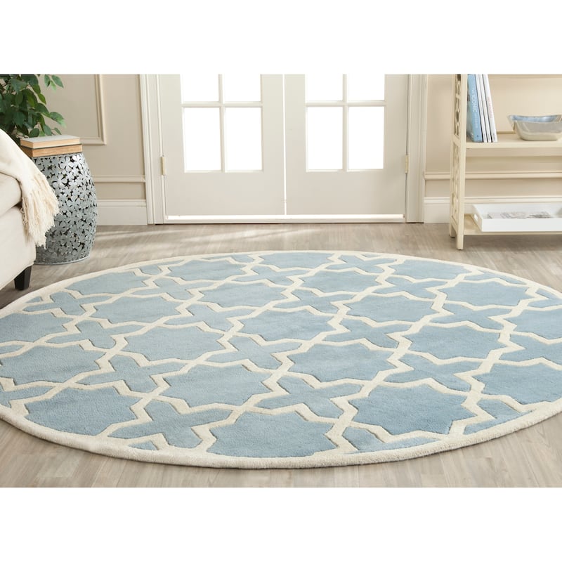 SAFAVIEH Handmade Chatham Begie Modern Moroccan Wool Rug - 5' Round - Blue/Ivory