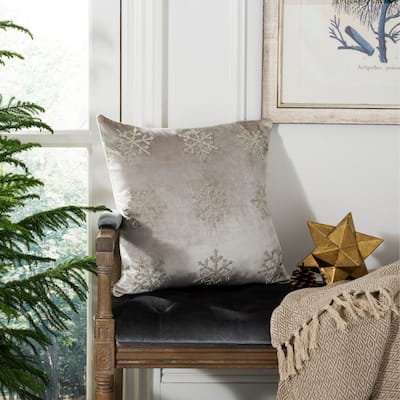 SAFAVIEH Holiday Sydnee Snowflake 20-inch Decorative Pillow