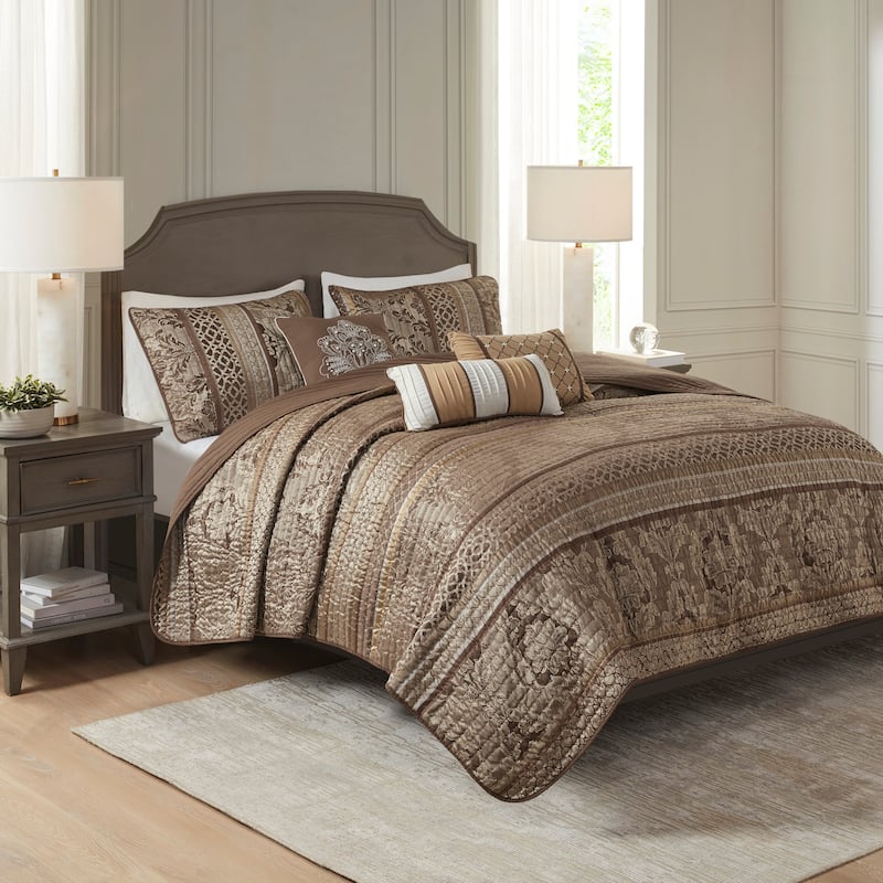 Madison Park Venetian 6 Piece Jacquard Quilt Set with Throw Pillows