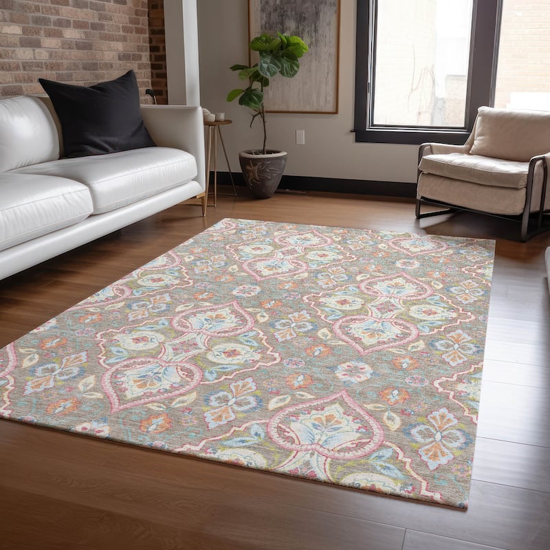 Machine Washable Indoor/Outdoor Traditional Spades Chantille Rug