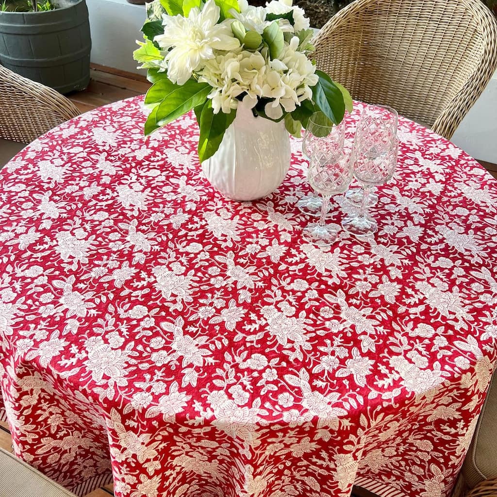 Carmen red and white round Tablecloth