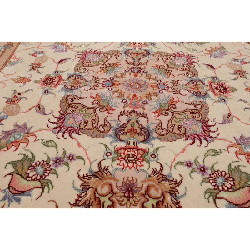 3'5''x5 Hand Knotted Wool Ivory Traditional 200 KPSI Rug - 3' 5'' x 5'