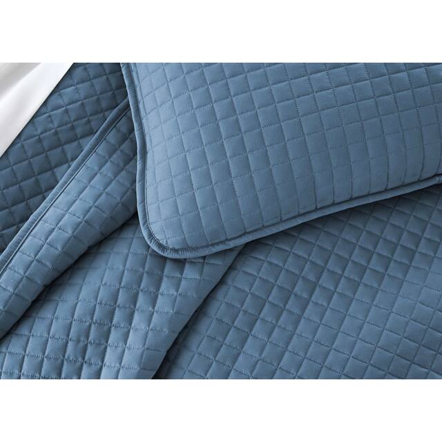 Oversized Solid 3-piece Quilt Set by Southshore Fine Linens