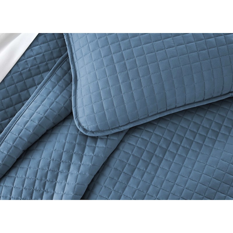 Oversized Solid 3-piece Quilt Set by Southshore Fine Linens