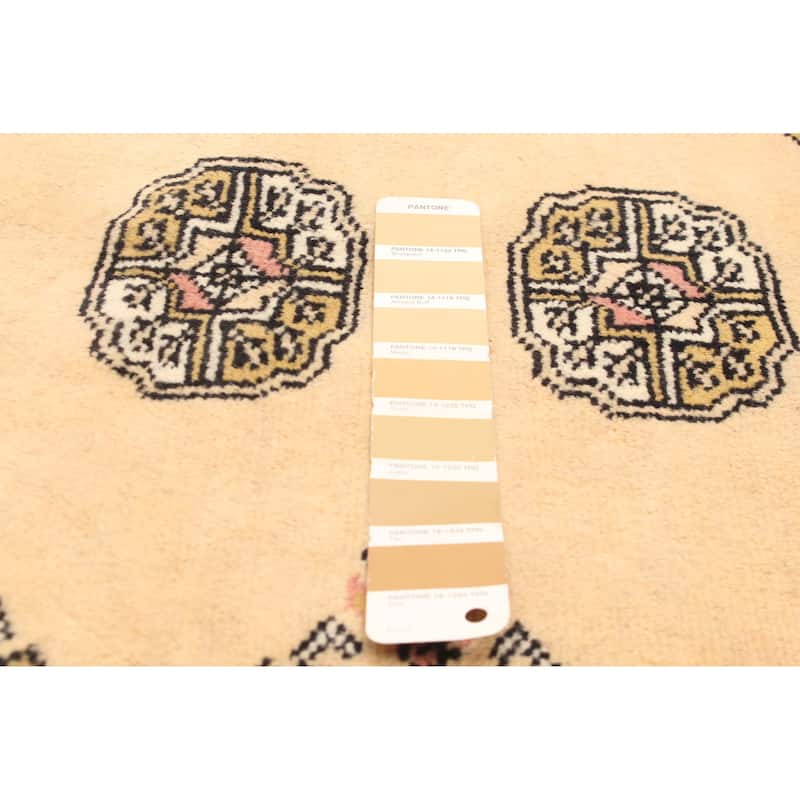 ECARPETGALLERY Hand-knotted Peshawar Bokhara Beige Wool Rug - 4'0 x 6'2