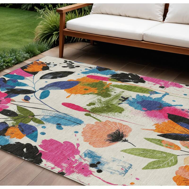 HomeRoots Floral Transitional Rectangle Outdoor Rug - Ivory/Pink - 8' X 10'