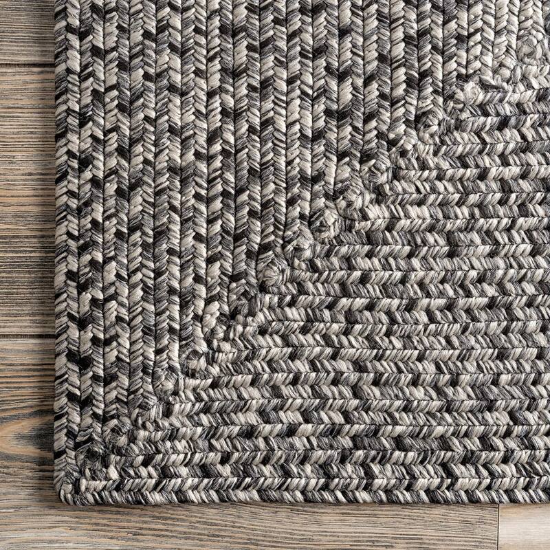 Nuloom Jayda Braided Ombre Indoor/Outdoor Area Rug