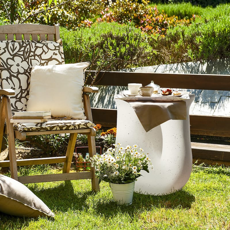 U-shaped Geometric Lightweight Concrete End Table