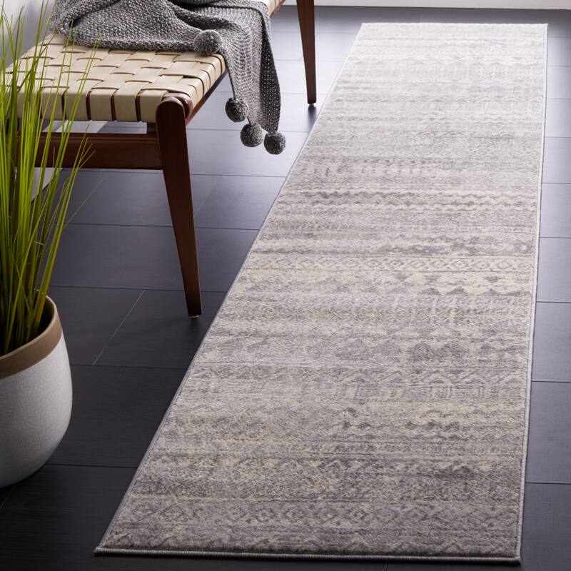 SAFAVIEH Brentwood Hwang Traditional Rug
