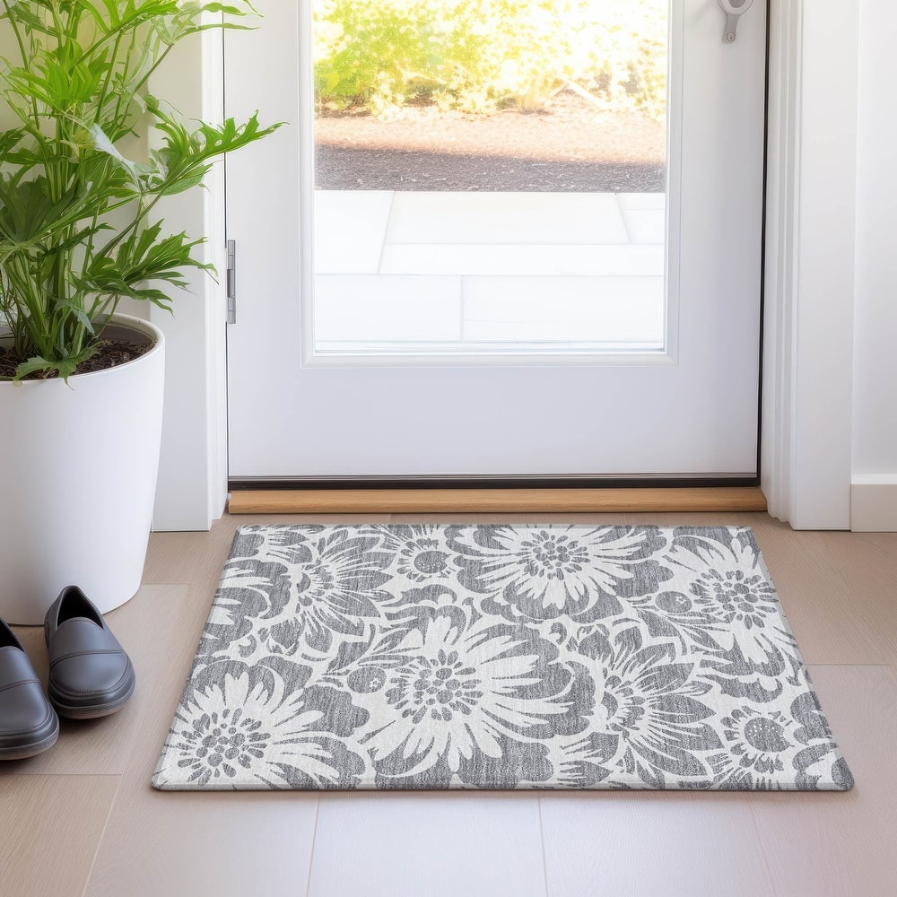 Machine Washable Indoor/ Outdoor Whimsy Floral Chantille Rug