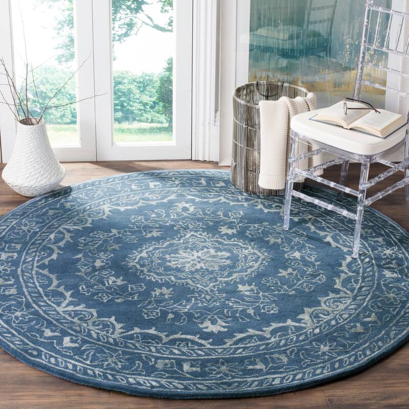 SAFAVIEH Handmade Glamour Gudmundina Modern Viscose Rug - 6' Round - Blue