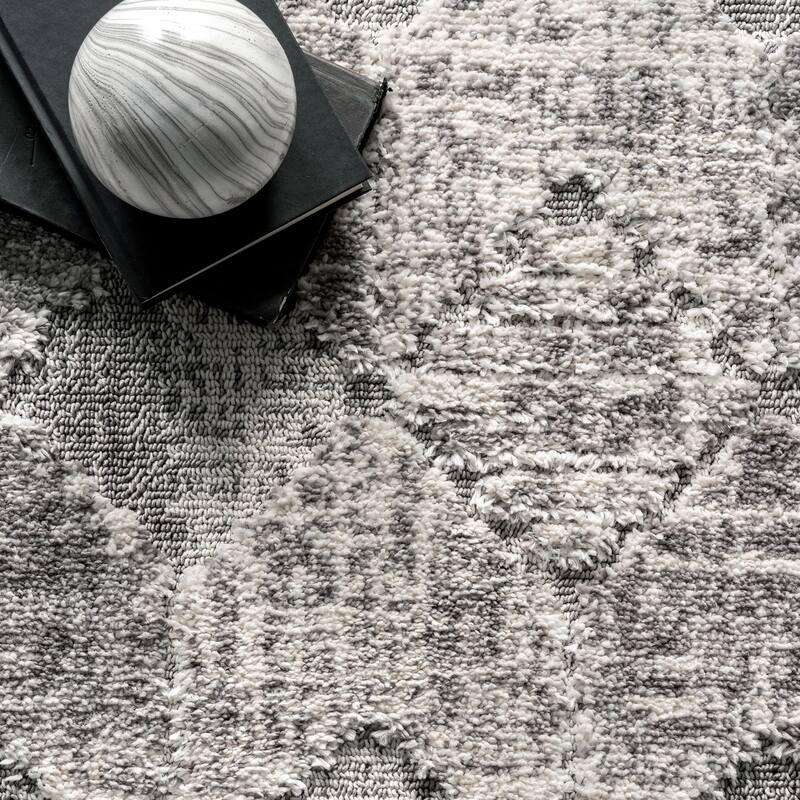 Nuloom Geometric Agata Textured Tassel Area Rug