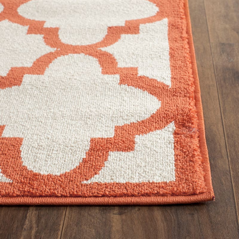 SAFAVIEH Amherst Elvana Modern Rug