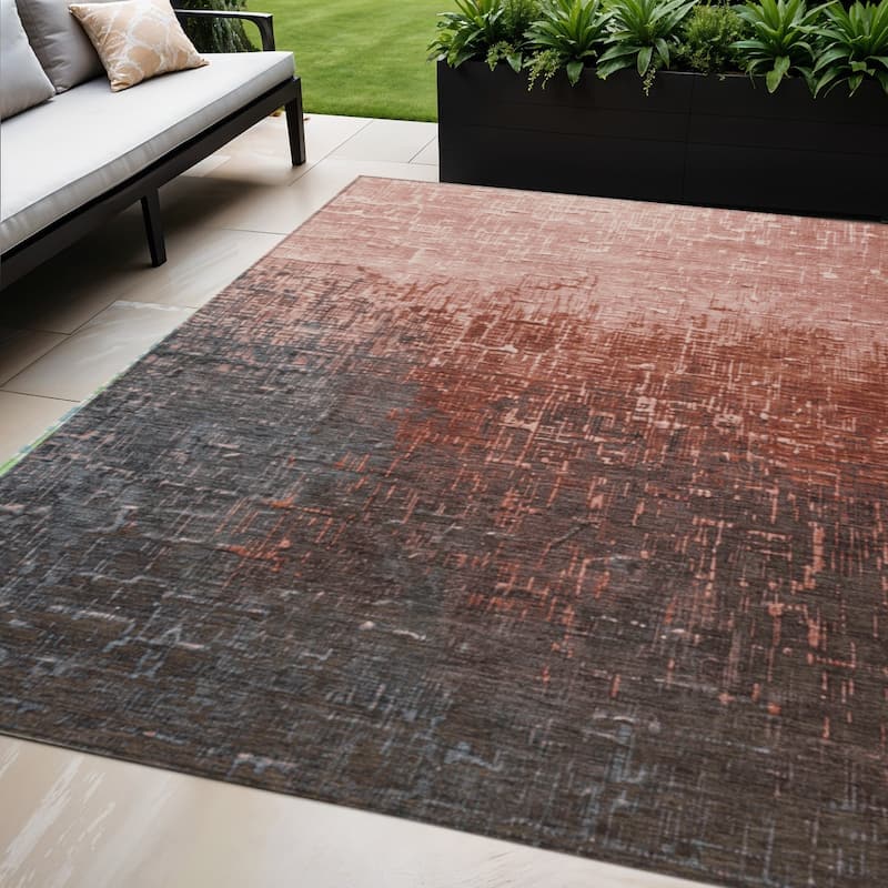 HomeRoots Ombre Transitional Rectangle Outdoor Rug - 5' X 8'