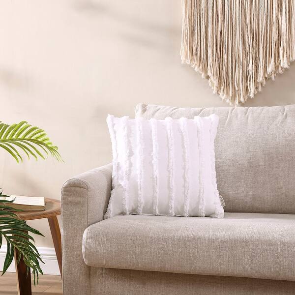 https://ak1.ostkcdn.com/images/products/is/images/direct/81c9a690faa8c633ac180468b347826d8d490825/Brielle-Home-Remy-Stone-Washed-Cotton-Tufted-Stripe-Decorative-Throw-Pillow.jpg?impolicy=medium