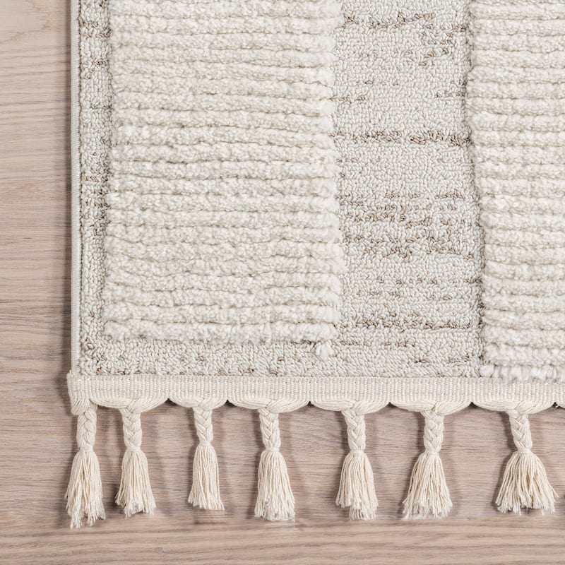 Nuloom Magnolia High-Low Geometric Tasseled Area Rug