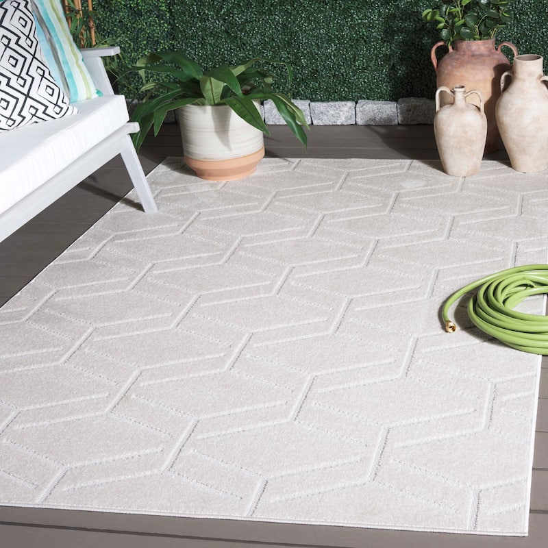 SAFAVIEH Stella Indalecia Modern & Contemporary Rug - 4' x 6' - Ivory