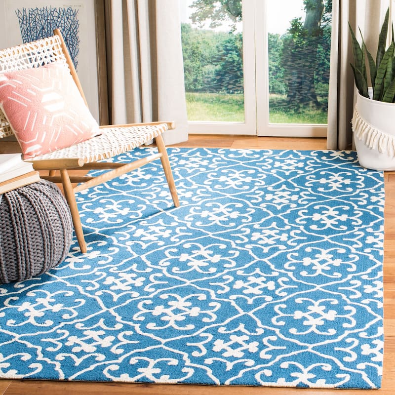 SAFAVIEH Handmade Four Seasons Deepika Floral Rug