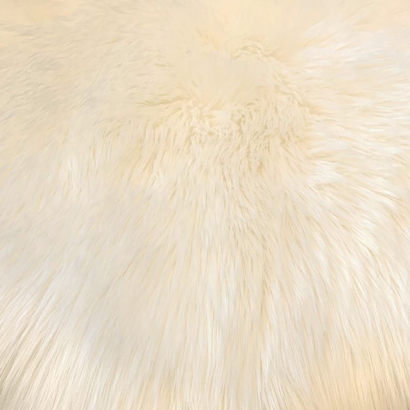 Highland Select Natural Long Wool Sheepskin 1-1/2 Pelt Shag Rug - 2' x 4' - Cream