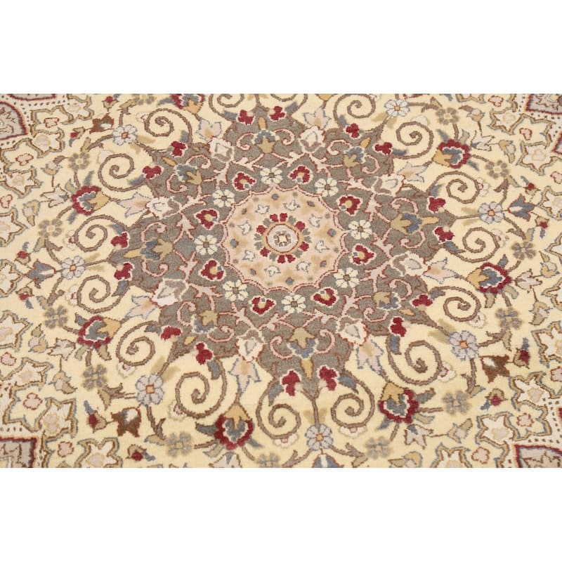 Wool/ Silk Vegetable Dye Floral Qum Oriental Area Rug Handmade Carpet - 10'1" x 10'2" Round