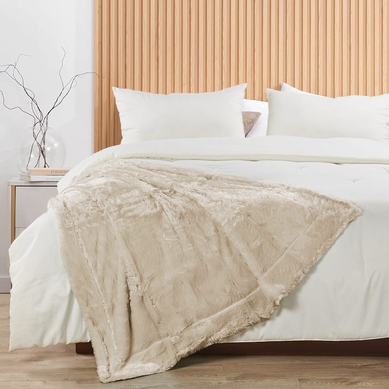Belardo FauxFur Throw