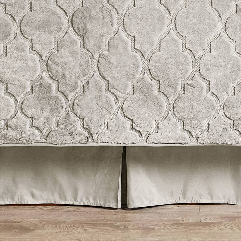 FauxFur Moroccan Design 7-piece Embroidered Quilt Set