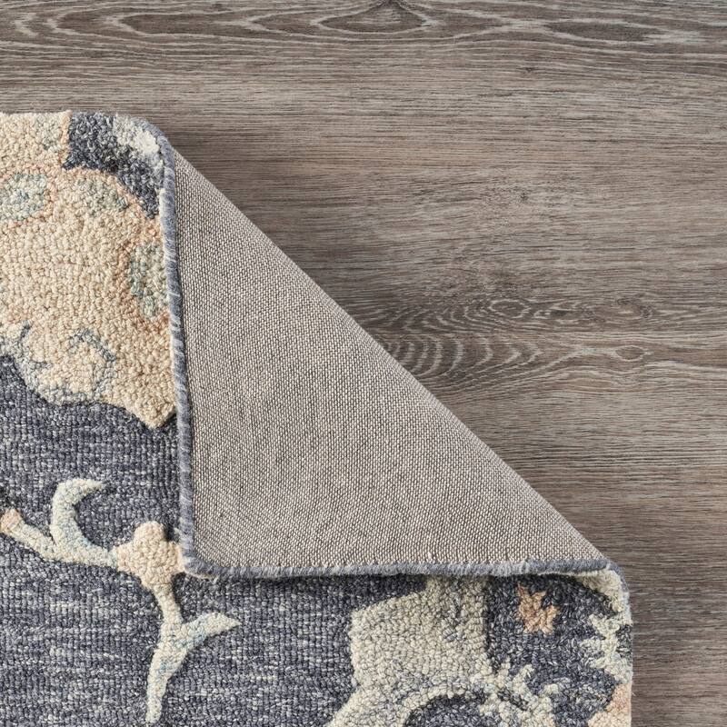 Sevita Traditional Floral Garden Wool Area Rug
