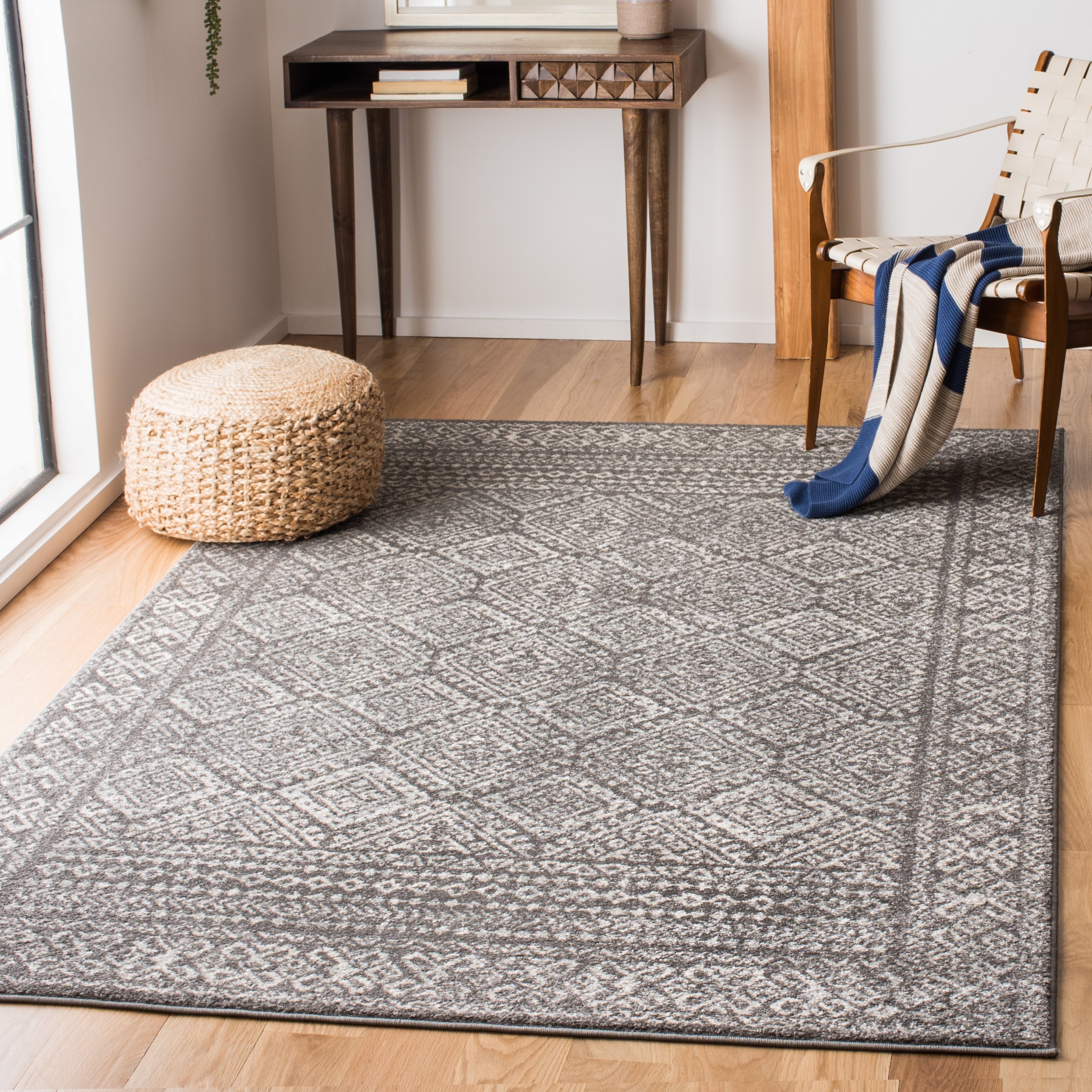 SAFAVIEH Tulum Yolonda Rustic Moroccan Boho Rug - Dark Grey/Ivory - 5'3" x 7'6"