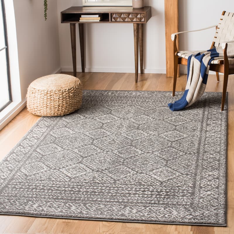SAFAVIEH Tulum Yolonda Rustic Moroccan Boho Rug