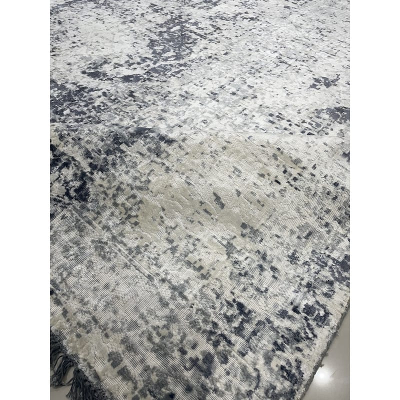 Ivory / Gray Transitional Modern Modern Area Rug - Elegant and Timeless Design - 7' x 9'