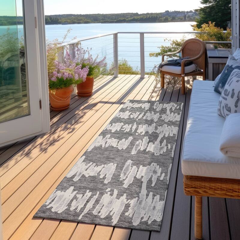 Machine Washable Indoor/ Outdoor Chantille Abstract Contemporary Rug - Gray - 2'3" x 7'6"