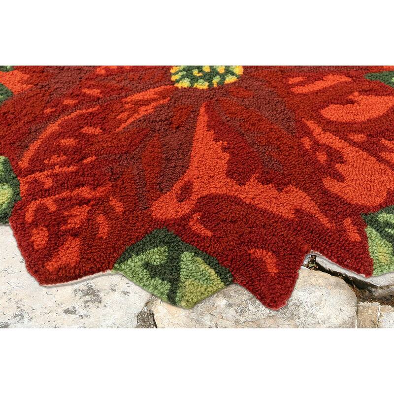 Liora Manne Frontporch Poinsettia Indoor/Outdoor Rug - 1'8" x 2' 6.5"
