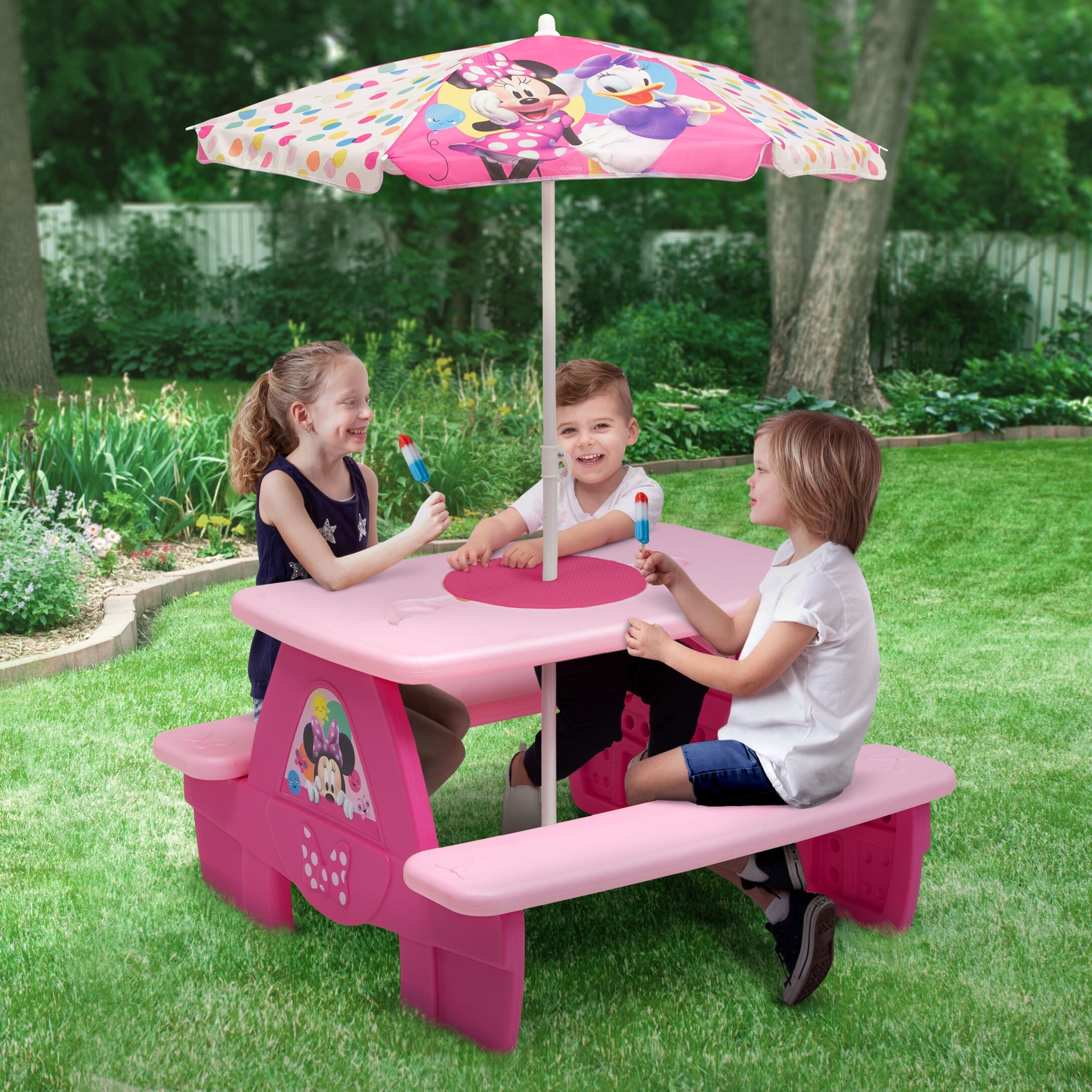 Disney Minnie Mouse 4 Seat Activity Picnic Table with Umbrella and