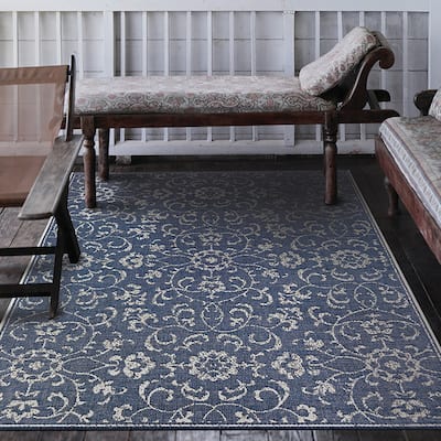 Carriage House Morning Glory Indoor/ Outdoor Area Rug