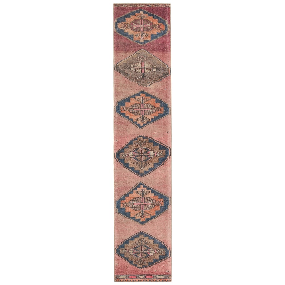 Mirta Machine Washable Medallion Pink/ Blue Area Rug
