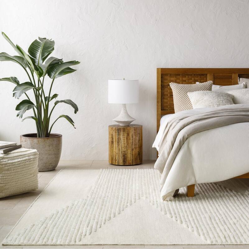 Livabliss Casual Apache Graphic Area Rug