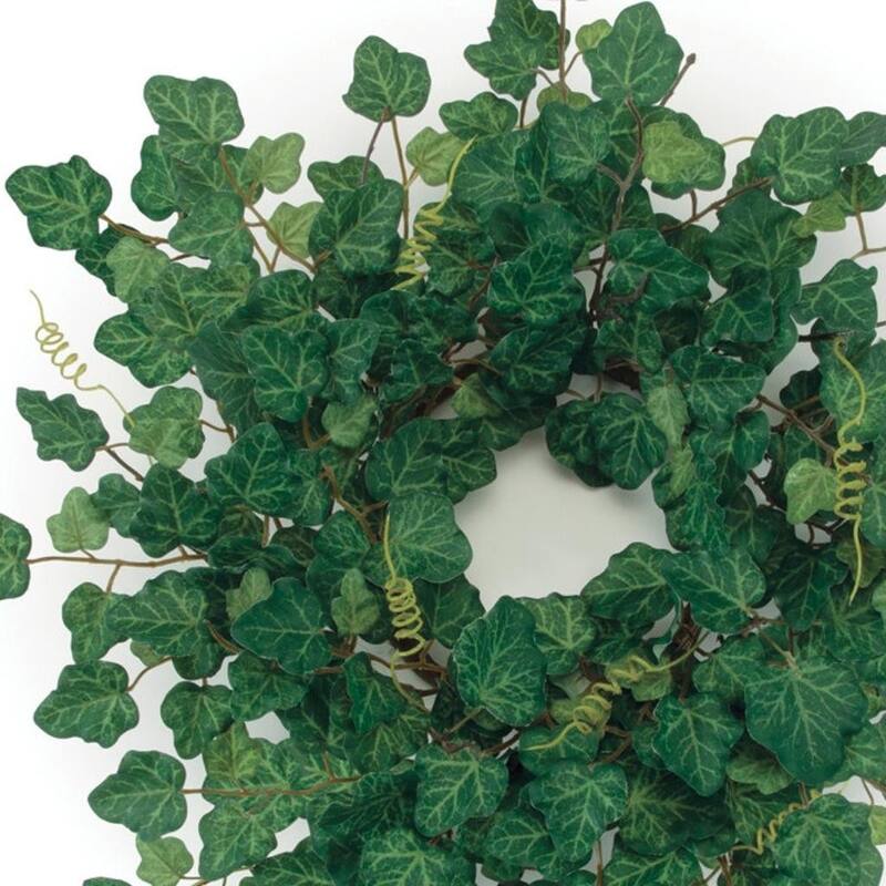 HomeRoots 18" Green Ivy Artificial Wreath