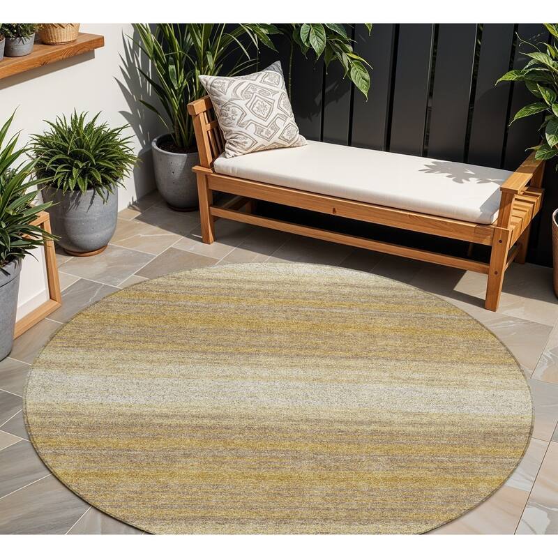 HomeRoots Abstract Transitional Rectangle Outdoor Rug - 8' Round