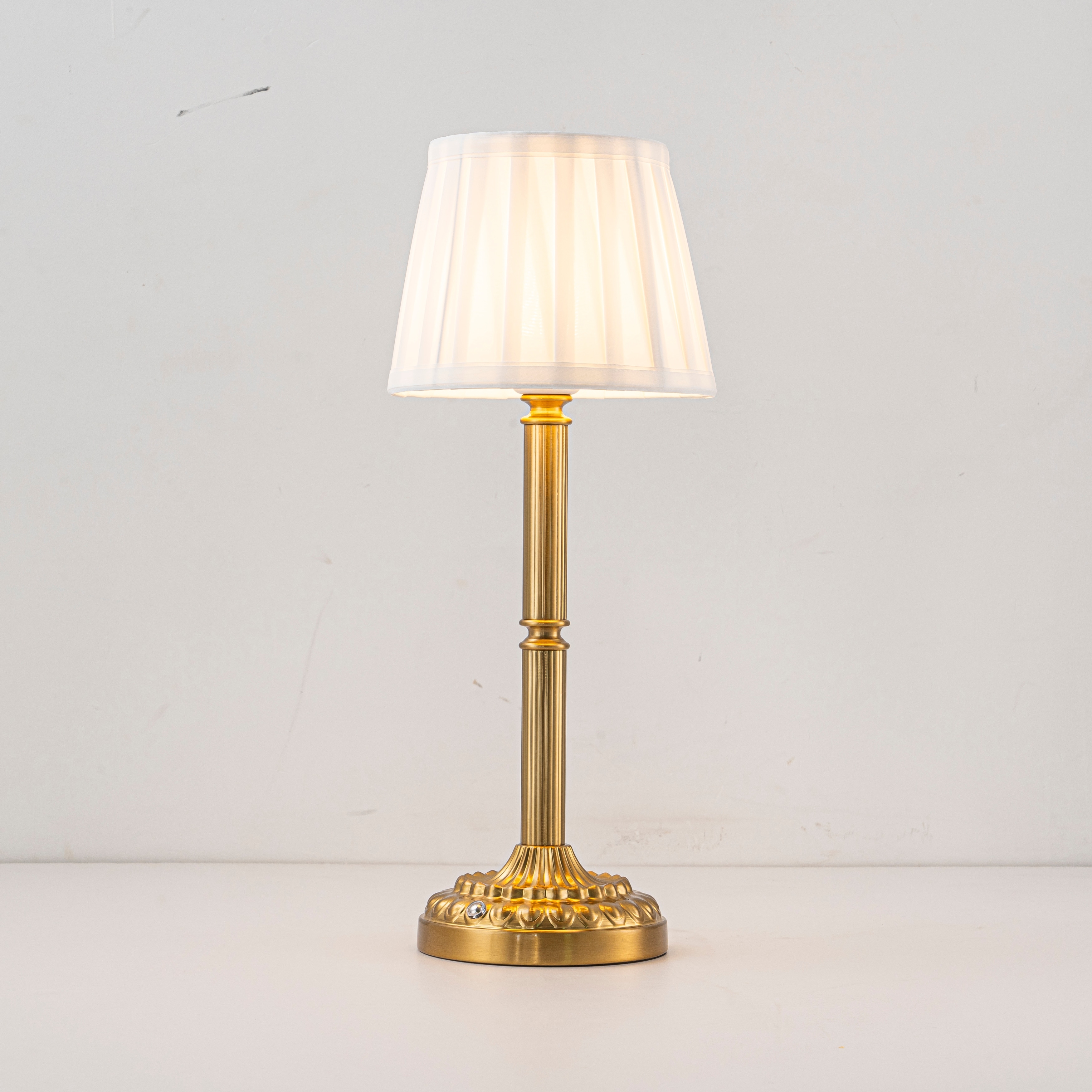 CraftHome 16'' Glam Cordless Table Lamp Touch Control Classic Elegant Dimmable Rechargeable LED Nightstand Lamp - W6"