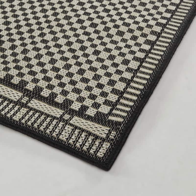 Elmer Recycled Checkered Indoor/Outdoor Area Rug