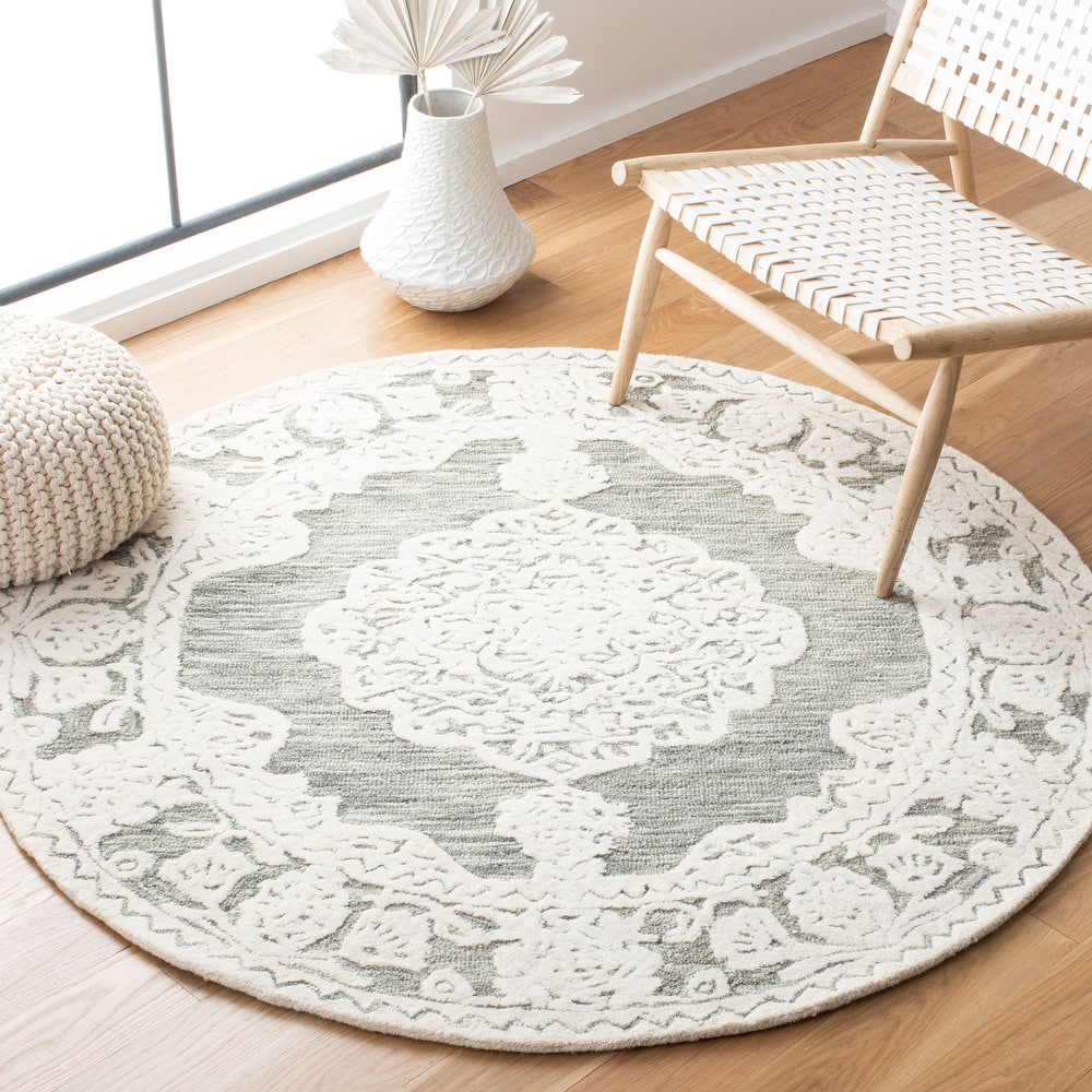 SAFAVIEH Handmade Micro-Loop Gerhild Medallion Wool Rug