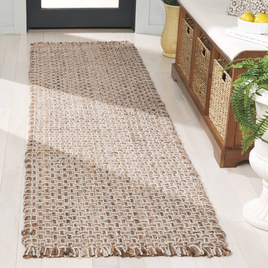 SAFAVIEH Handmade Natural Fiber Arleth Farmhouse Fringe Jute Rug