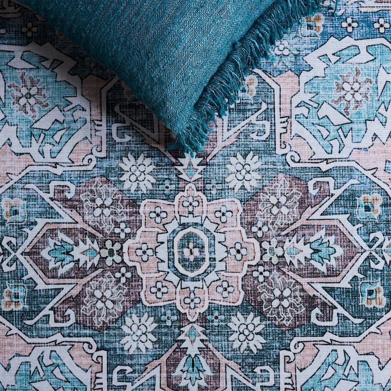 SAFAVIEH Tucson Vili Machine Washable & Slip Resistant Rug
