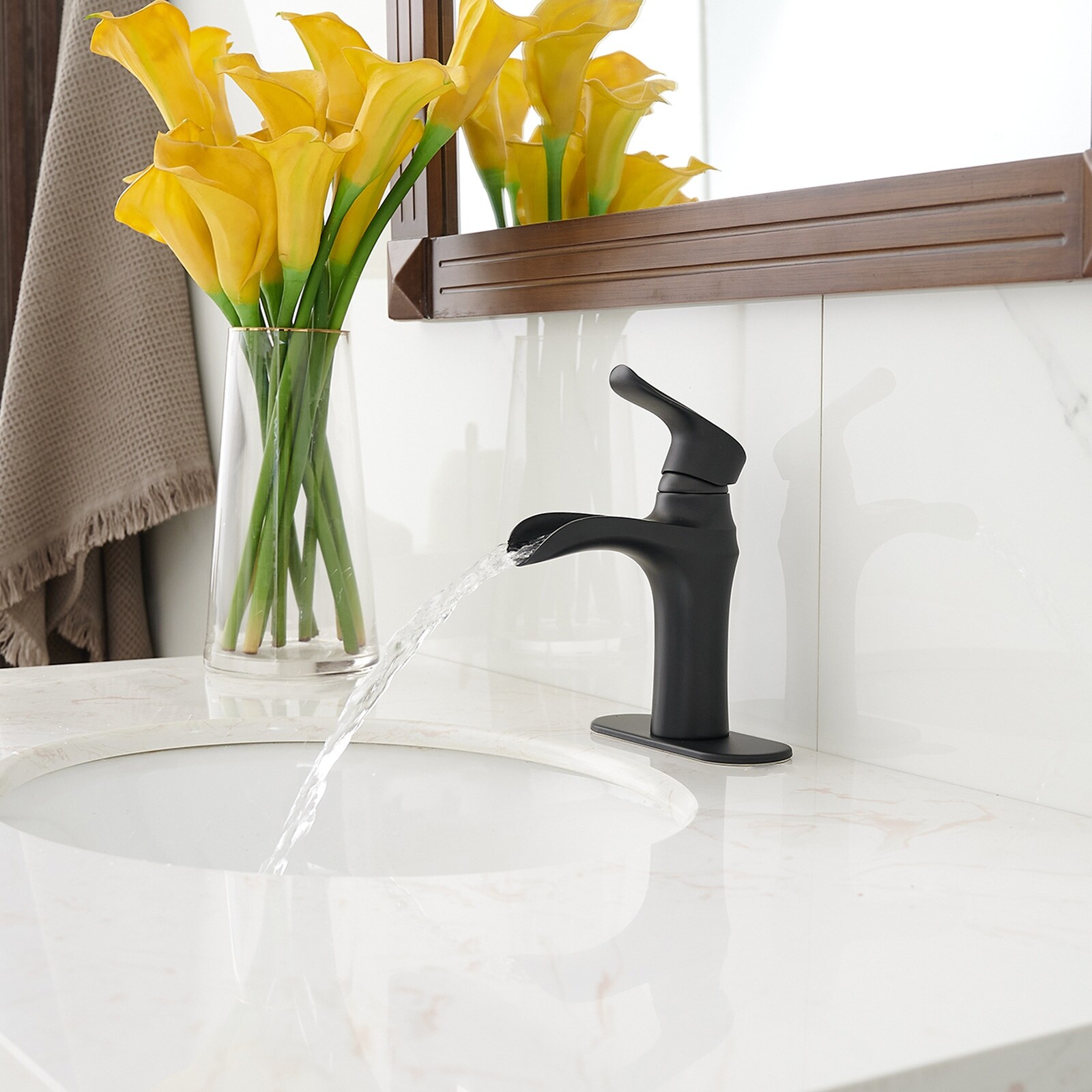瀑布78 Shop Lippert Flow Max™ Waterfall Bathroom Faucet - Stainless