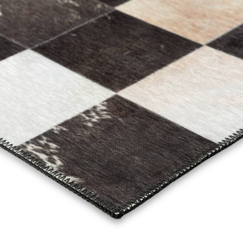 Indoor/ Outdoor Laredo Faux Hide Square Patchwork Washable Area Rug