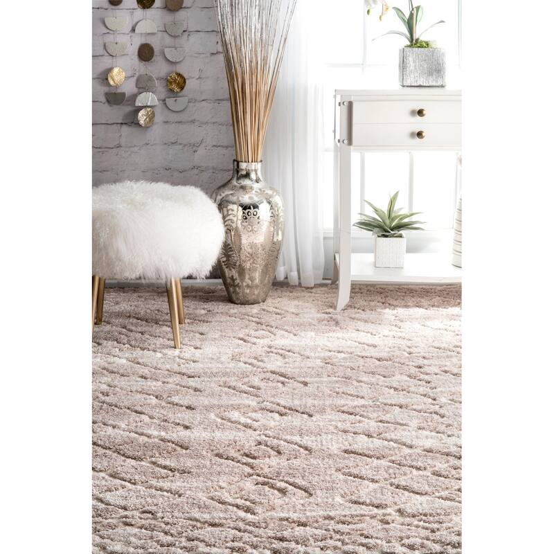 Nuloom Soft and Plush Moroccan Diamond Shag Rug
