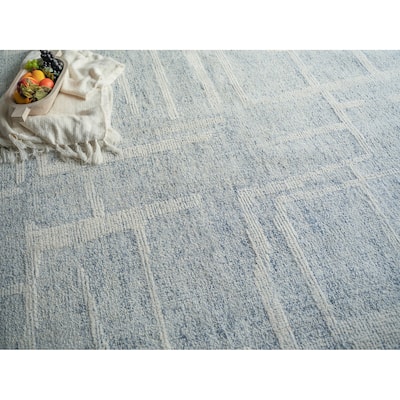 Breckenridge Handmade Hand Tufted New Zealand Wool Blue/Ivory Area Rug.