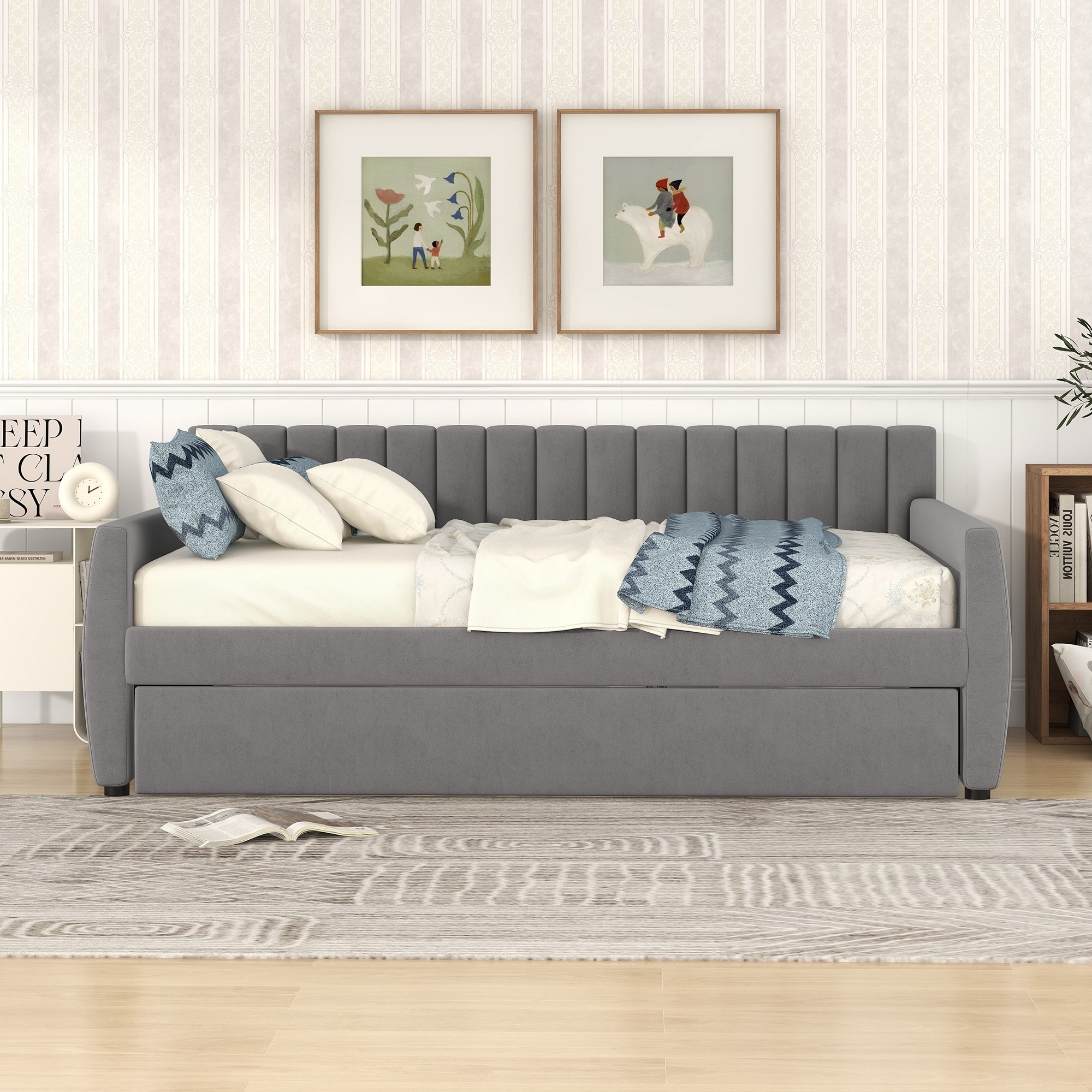 Grey full size store daybed with trundle