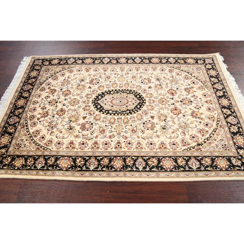 Wool/ Silk Vegetable Dye Floral Oriental Tabriz Area Rug Hand-knotted - 4'0" x 6'2"