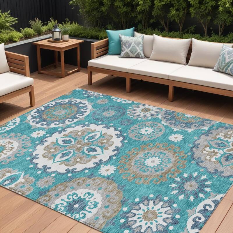 HomeRoots Floral Medallion Transitional Rectangle Outdoor Rug - 8' X 10'